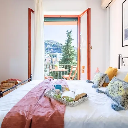 Blue Door 度假居 雷科